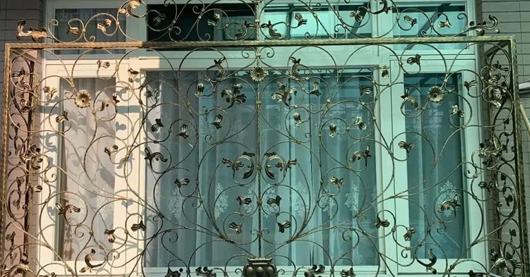 九五七鐵窗團隊與其專業安裝的白鐵防盜窗作品